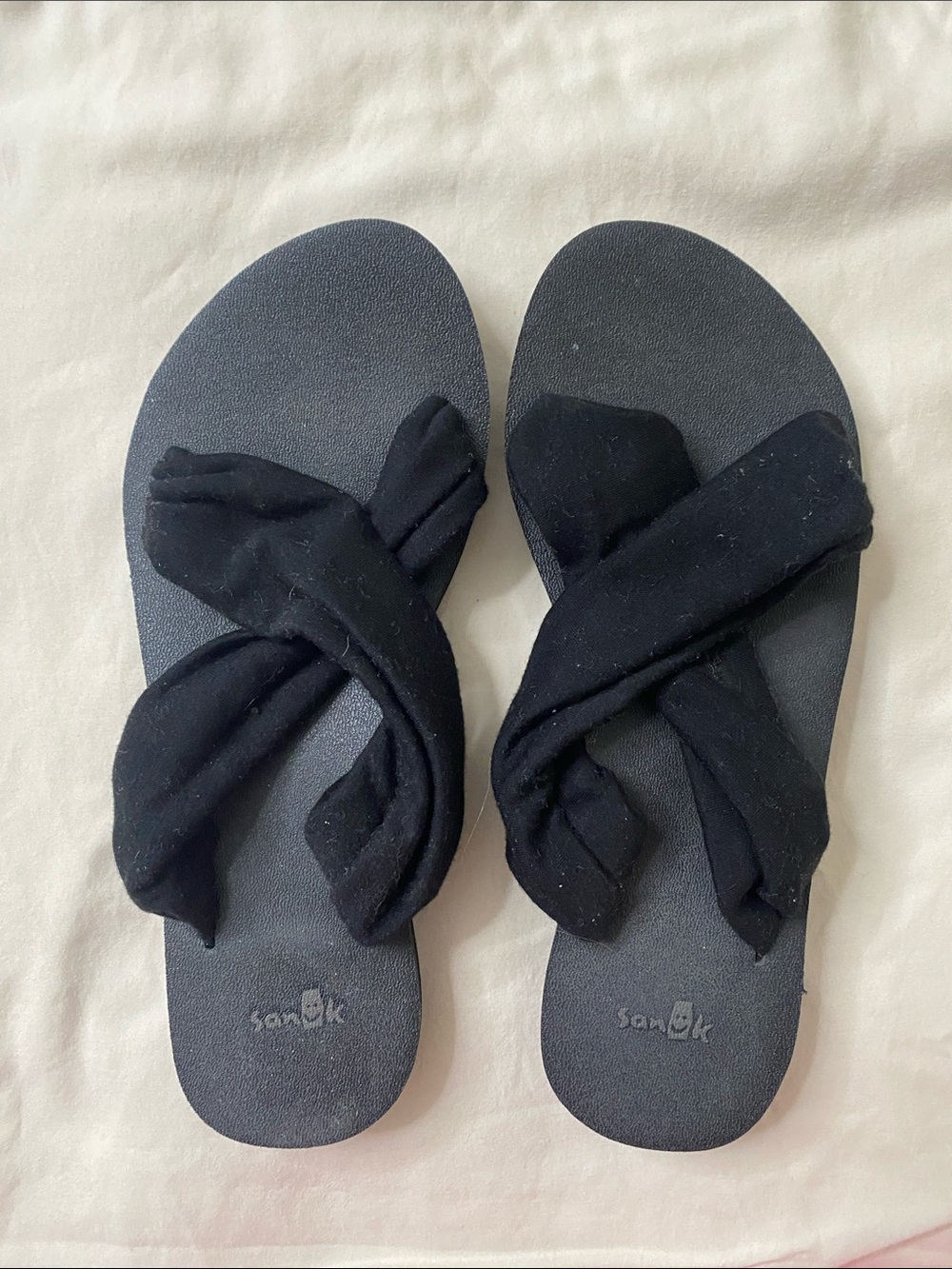Sanuk Women's Black Crisscross Yoga Sling Sandals